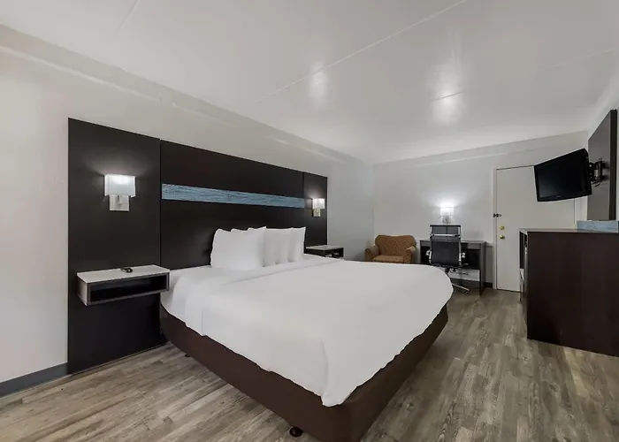 Quality Inn & Suites Airport Charlotte